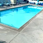 Chic & Cozy 1Bd/1Ba In Mdr W/ Pool/Gym/Parking