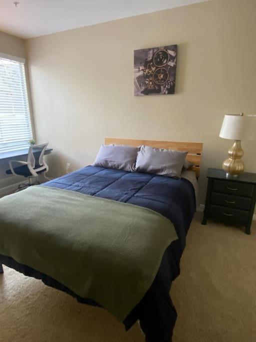Chic & Cozy 1bd/1ba In Mdr W/ Pool/gym/parking Apartment *